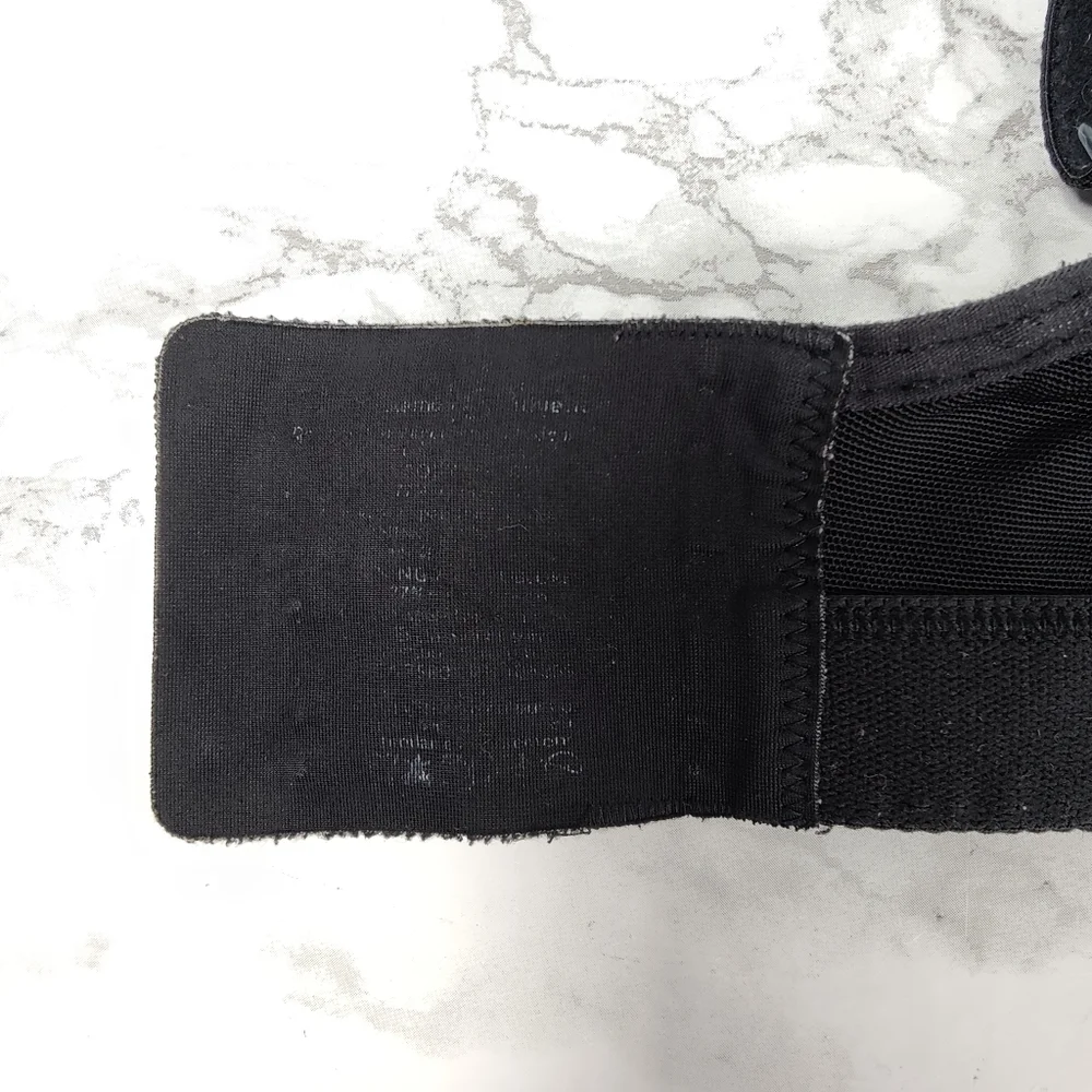 Lululemon Ta Ta Tamer II Black Sports Bra Size 32C - Picture 8 of 11